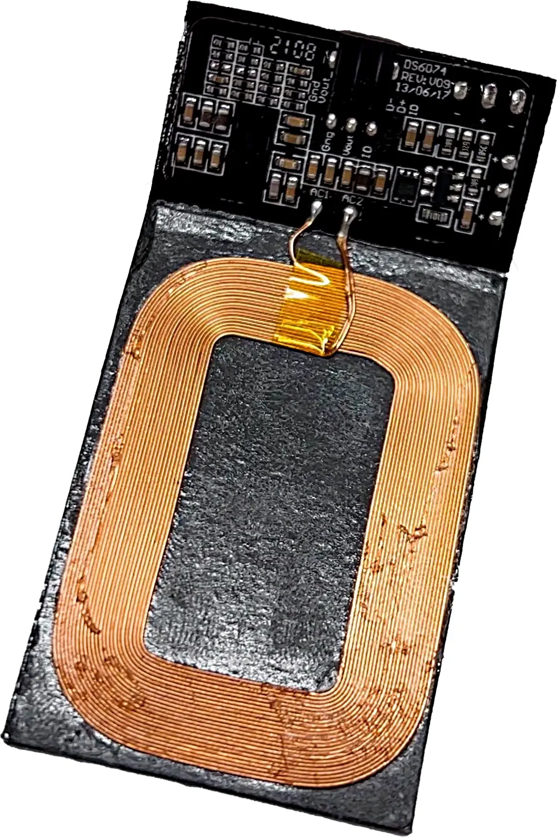 Projekt-Sensor-Box-IMU-Induktive-Qi-Ladestation-Spule-freigestellt
