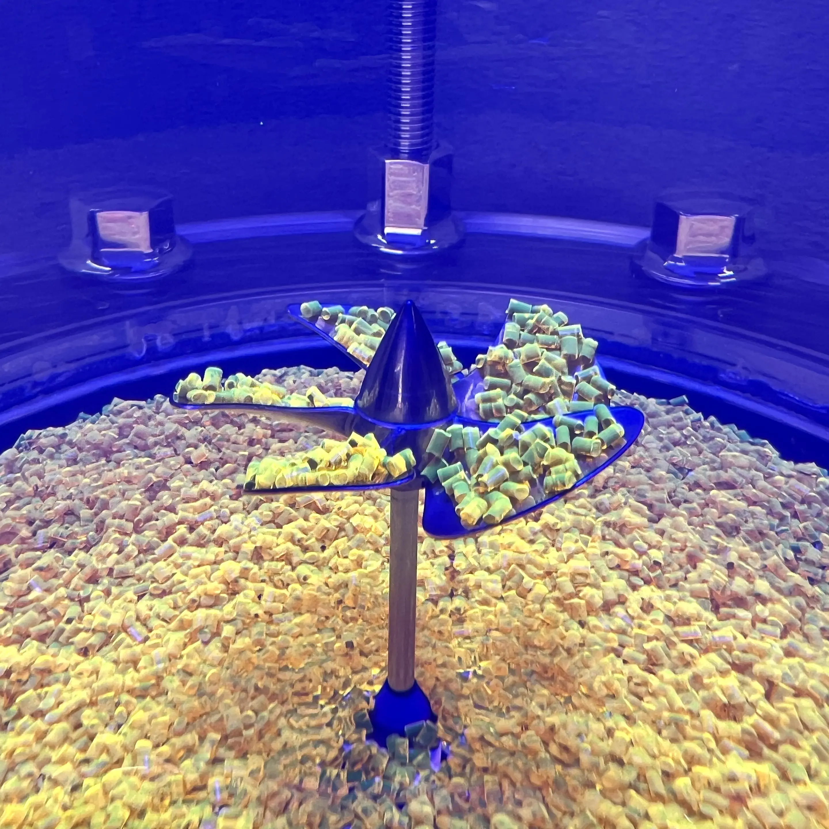 Projekt Messeexponat Details Hydroschraube Wasserschraube Granulat