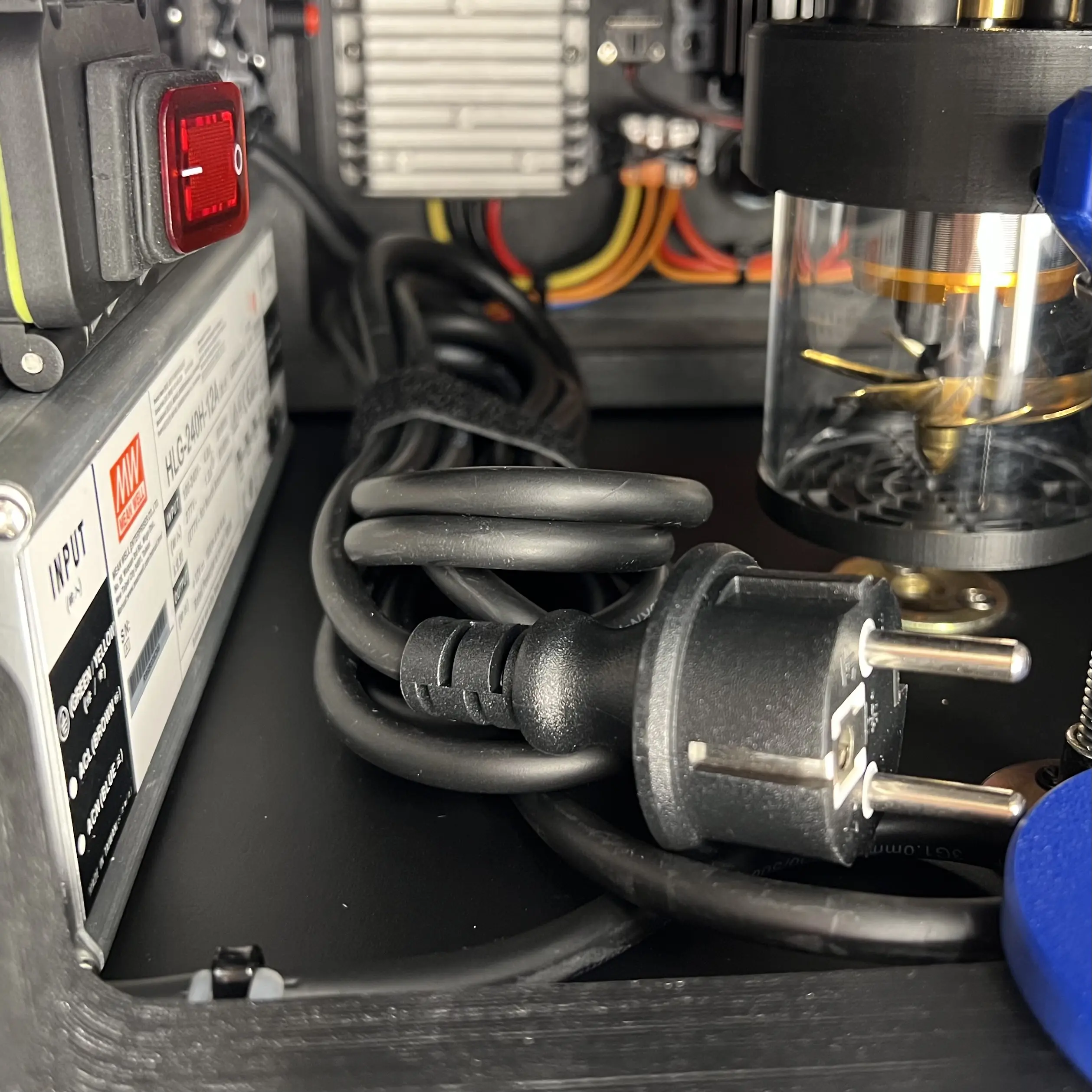 Projekt Messeexponat Details Zuleitung Schukostecker