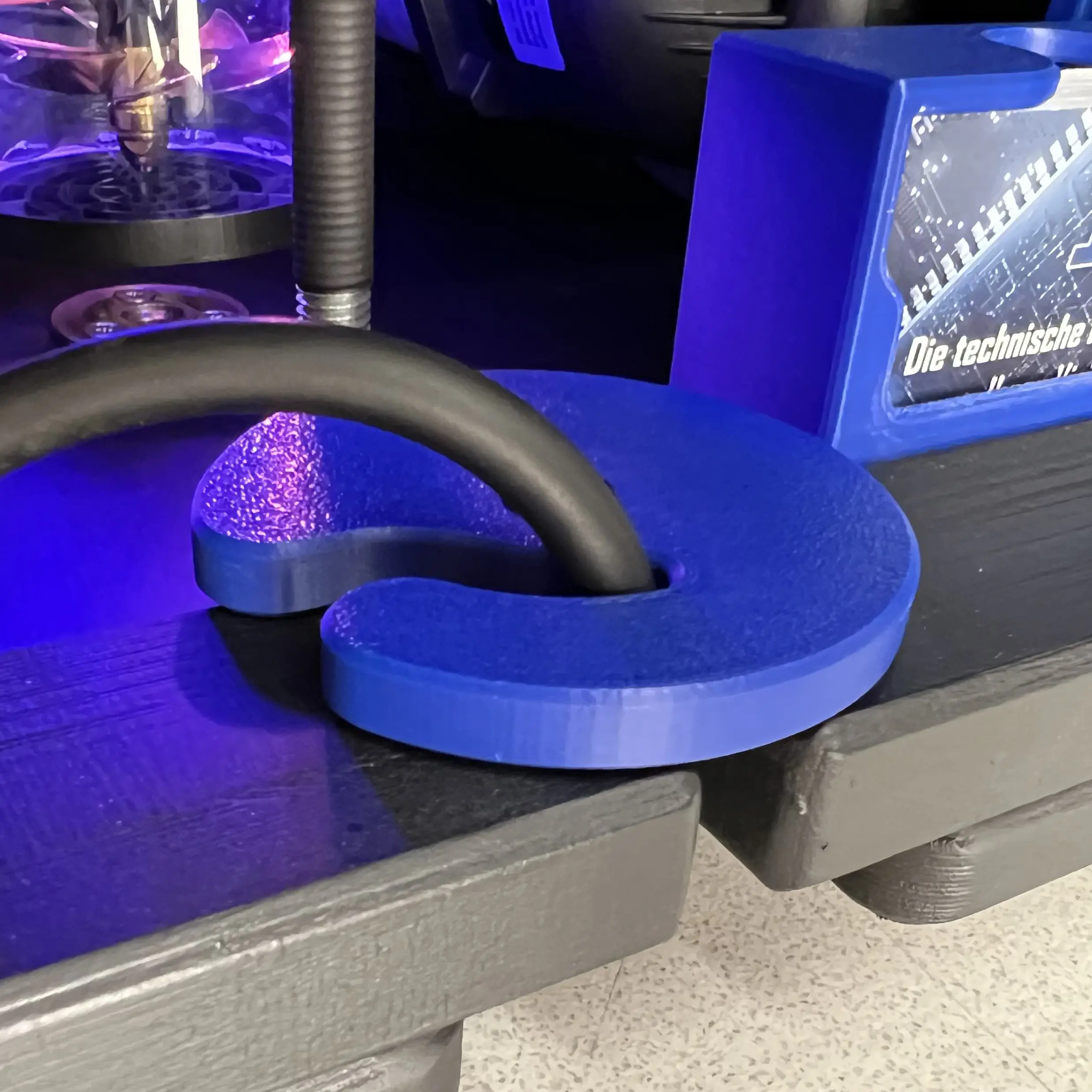 projekt messeexponat details zuleitung zugentlastung