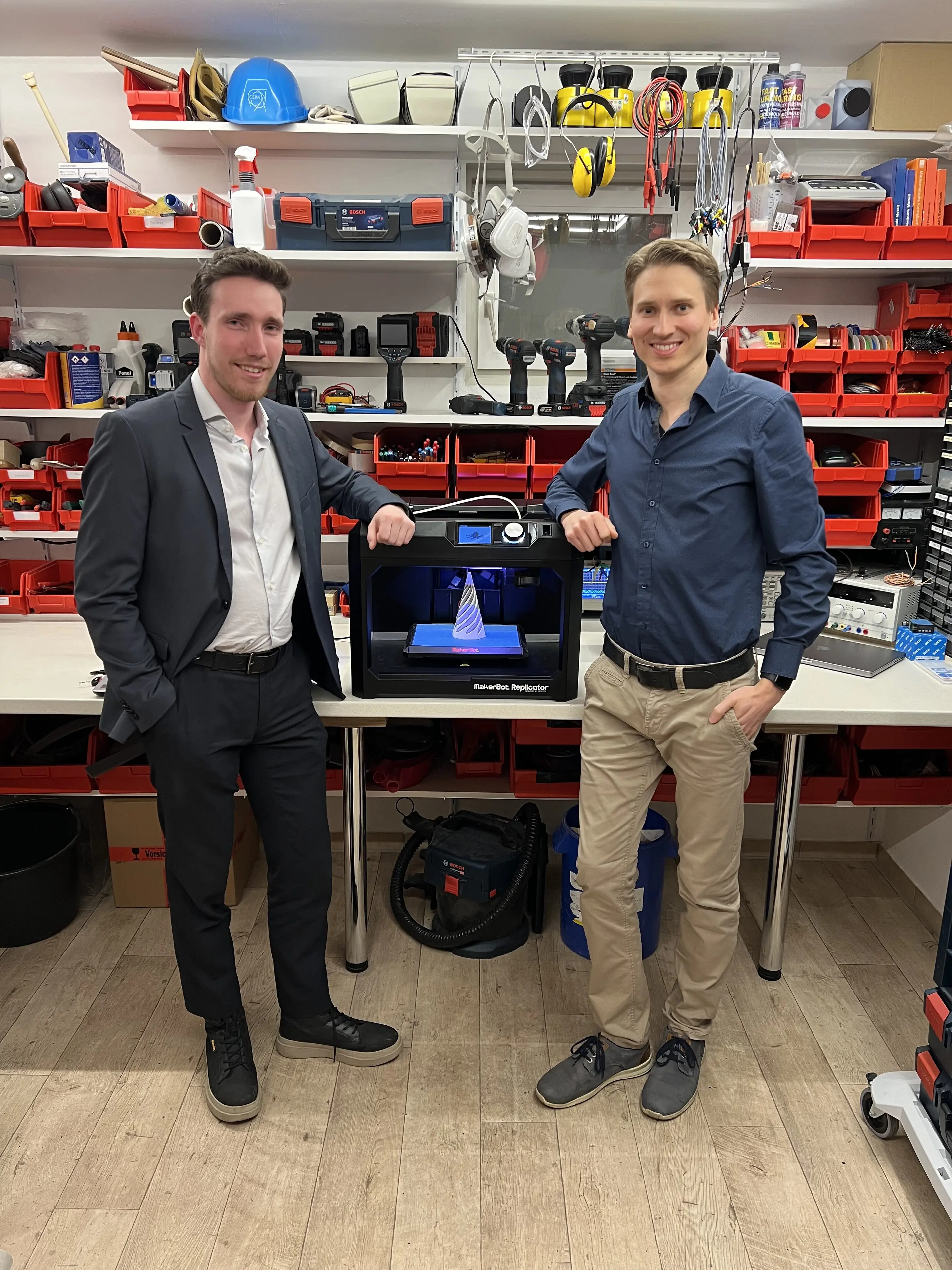 2025-02-18 TU Berlin Spende Adrian Siebing SNET Service-centric Networking 3D-Drucker