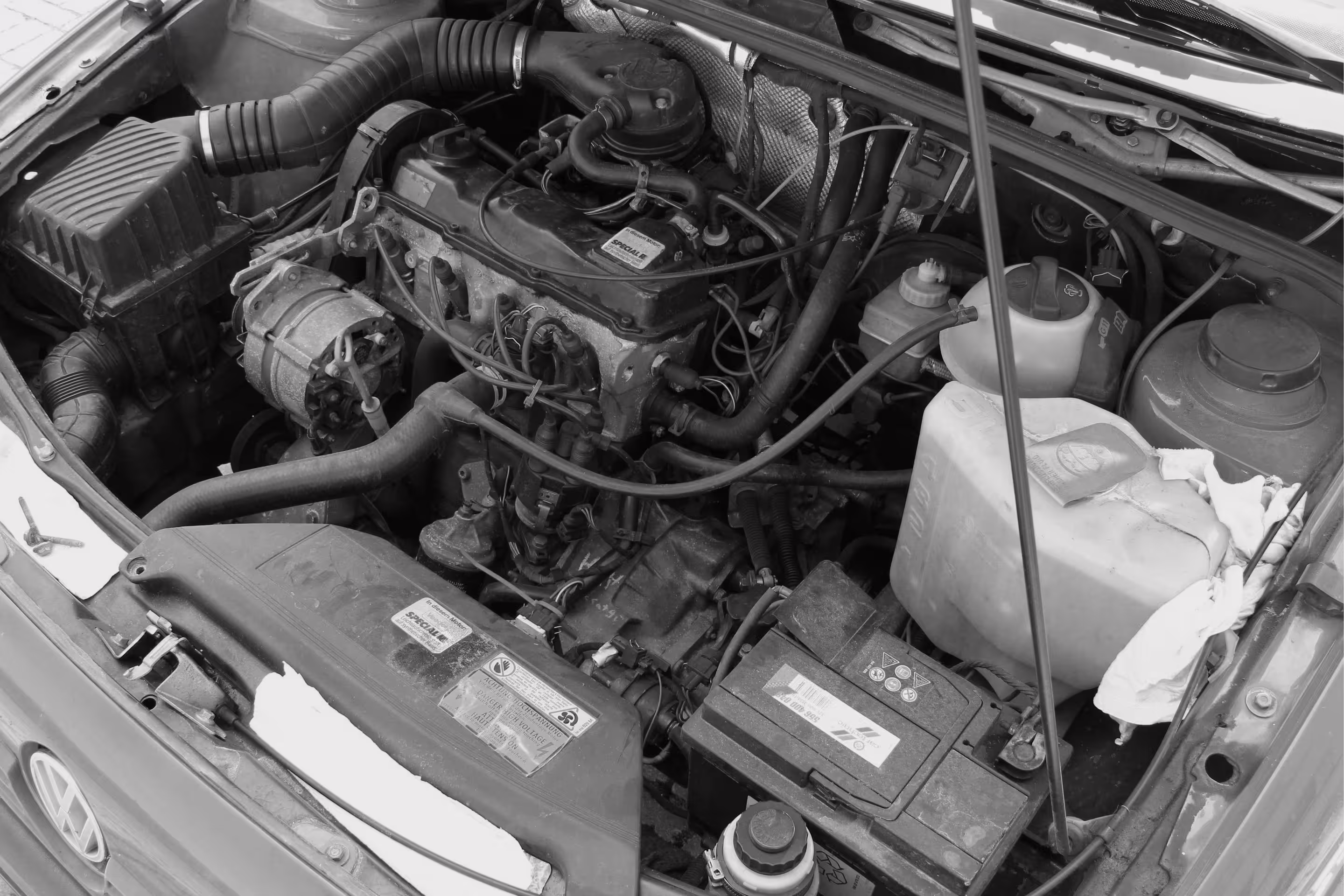 Projekt-Wasserwerfer-Motorraum-ohne-Elektronik