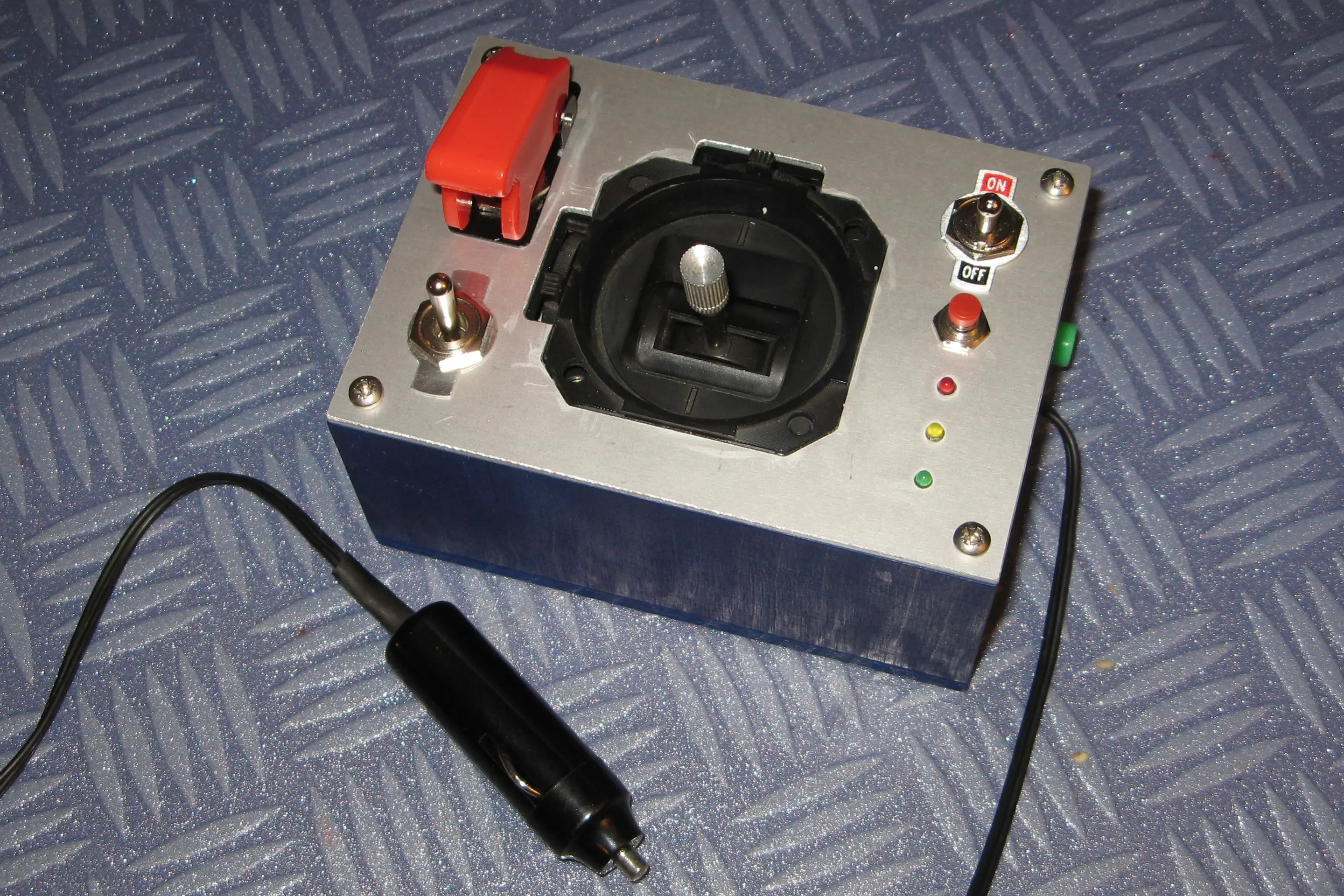 Projekt-Wasserwerfer-Steuerung-Joystick-in-Elektrowerkstatt