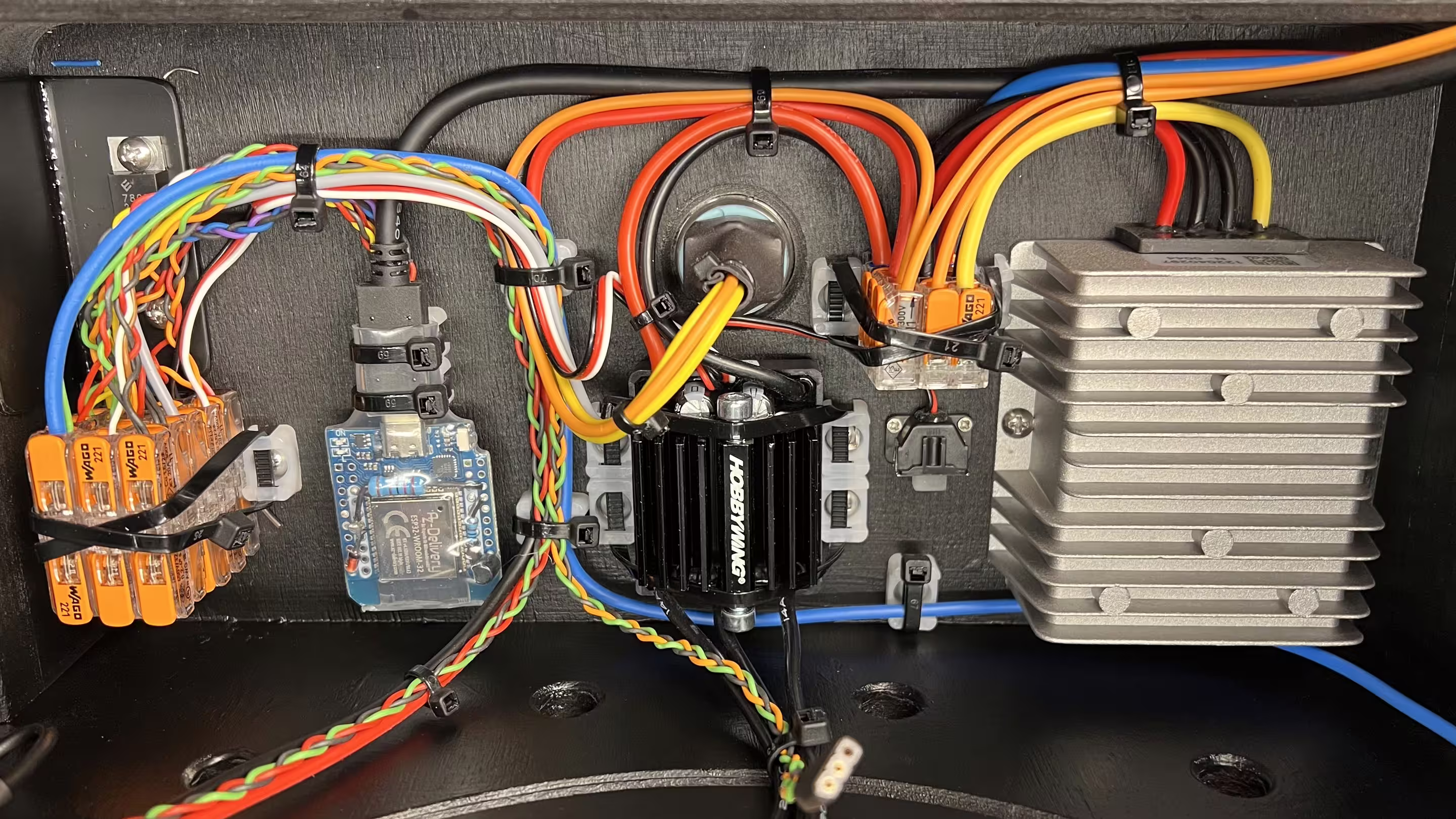 Projekt Messeexponat Details Sockel Elektronik