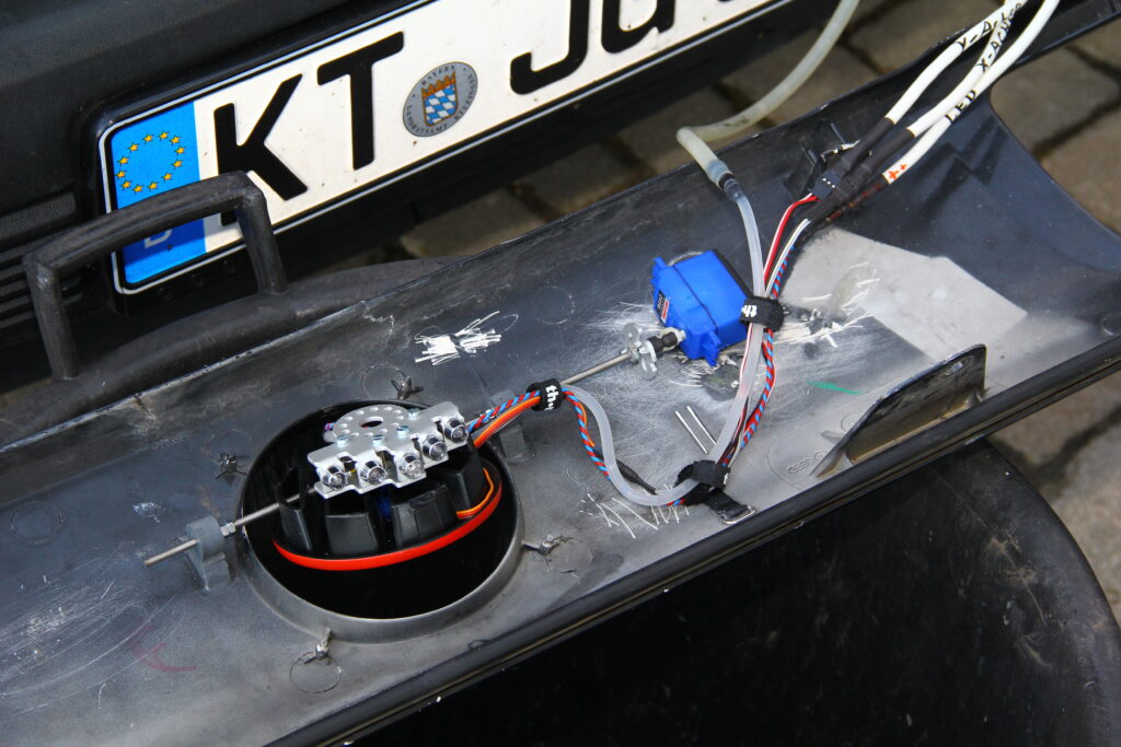 Projekt Wasserwerfer Mechanik Servo am Auto